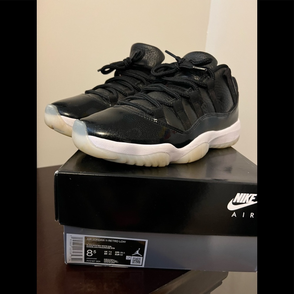 NIKE men Air Jordan 11 retro low / size 8.5 - Picture 2 of 5